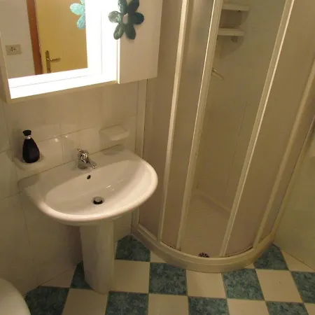 Tiny House With Private Garden *