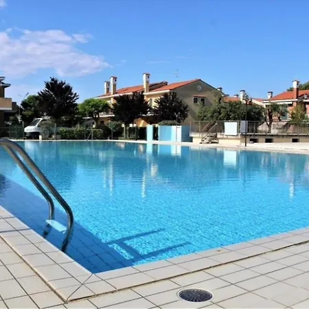 Villa Tiny House With Private Garden