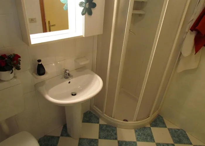 Tiny House With Private Garden *